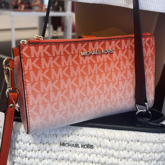 Michael Kors Jet Set Lg Ombré Signature Logo Double Zip Wallet Wristlet
RED - Picture 16 of 16